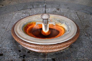 Mineral yayı