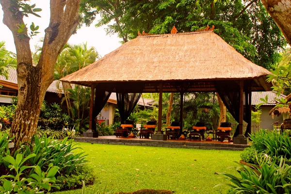 Massage pavilion (bali, Indonesien) — Stockfoto