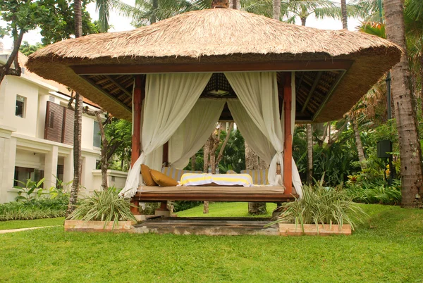 Gazebo em um resort em Bali — Fotografia de Stock