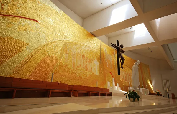 Interior de la iglesia moderna — Foto de Stock