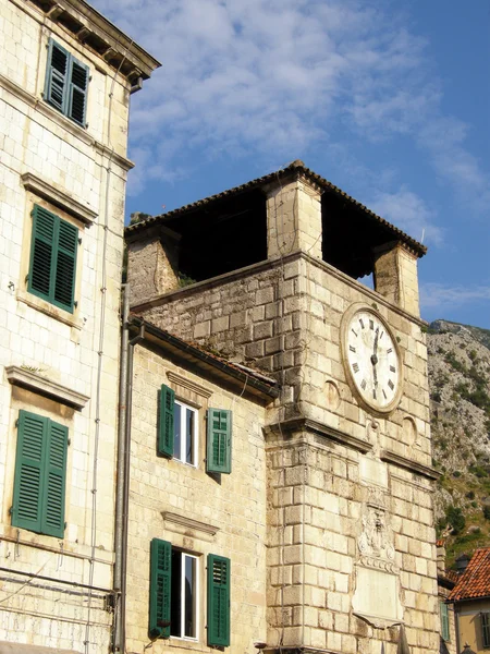 Torre do relógio medieval (Kotor, Montenegro ) — Fotografia de Stock