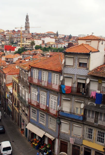 Edifícios antigos coloridos, Porto, Portugal — Fotografia de Stock