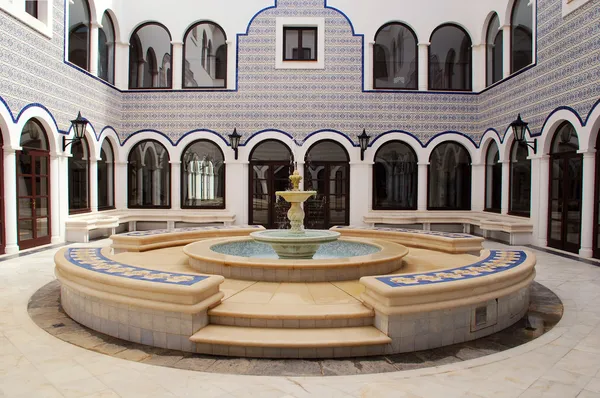 Fountain in arabic patio — Stok fotoğraf