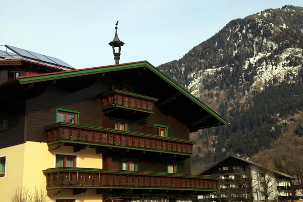 Gelenek Alp dağ evi (Avusturya) — Stok fotoğraf