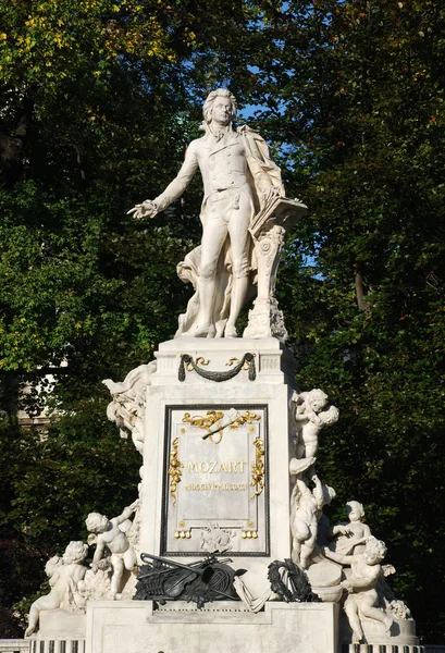 Escultura de Mozart en Viena — Foto de Stock