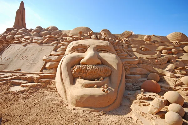 Escultura de areia fantástica com cabeça de Einstein — Fotografia de Stock