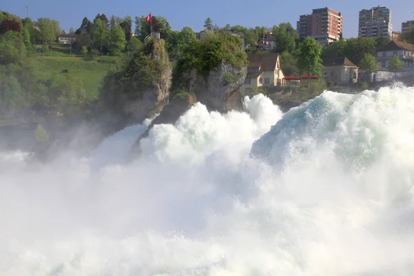 Beroemde rhein valt (schaffhausen, Zwitserland) — Stockfoto