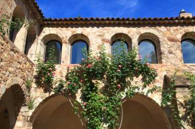 güzel Ortaçağ veranda Güllü, provence, Fransa