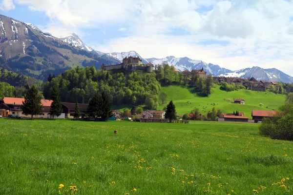 Hrad Gruyère a Alpy, Švýcarsko — Stock fotografie