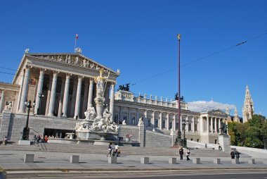 Avusturyalı parlament ve athena anıt pallada (Viyana, Avusturya)