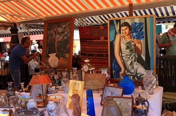 Antique market in Nice, France — Stock Photo, Image