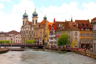 Cizvit Kilisesi ve waterfront, lucerne, İsviçre