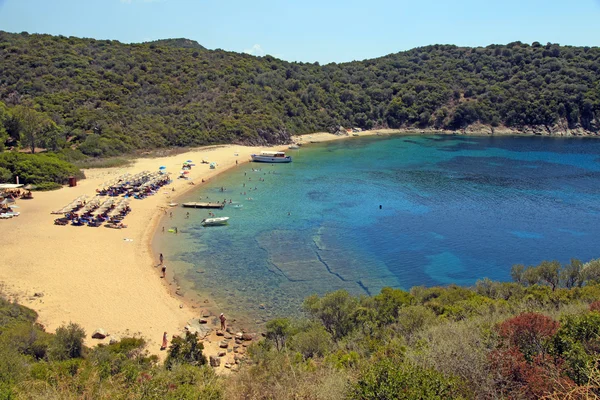 Zand strand en turquoise zee, ammouliani eiland, Griekenland — Stockfoto