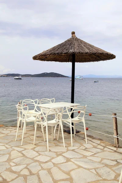 Beach cafe on sea pier, Greece. — Stock Photo, Image