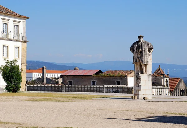 Památník krále joao iii v univerzitě coimbra, Portugalsko — Stock fotografie