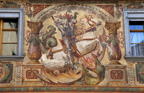 Fresco met st. george op middeleeuwse gebouw — Stockfoto