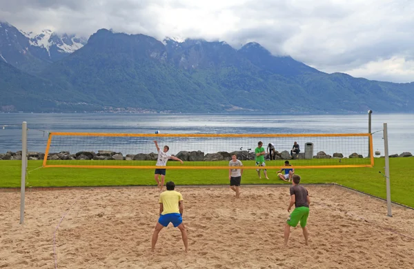 Pallavolo sulla spiaggia del Lago di Ginevra — Foto Stock