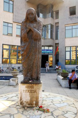 Anne Teresa anıt shkoder, Arnavutluk 