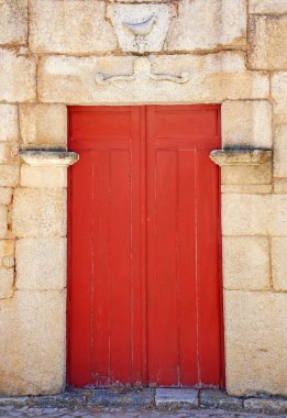 oude houten rode deur, portugal.
