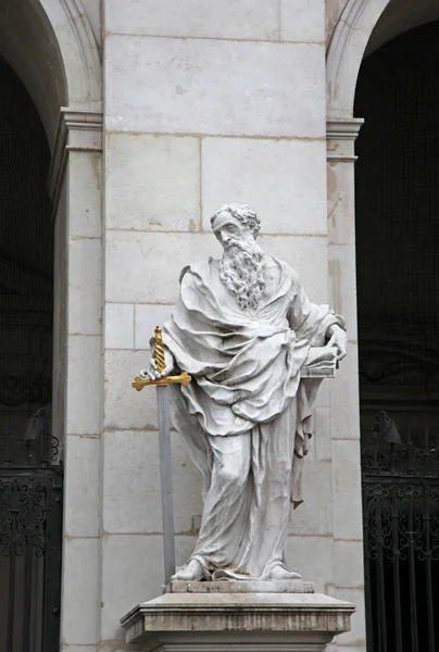 Estátua de São Paulo na Catedral de Salzburgo, Áustria — Fotografia de Stock