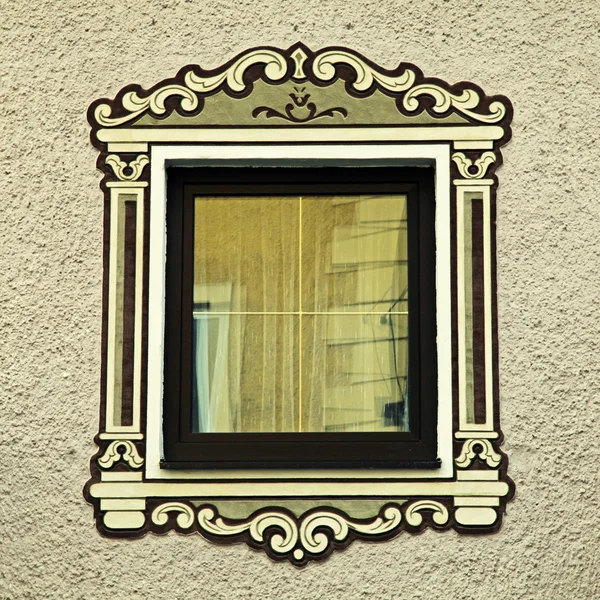 Bawarskie okna typowe dekoracje malowane, austria — Zdjęcie stockowe