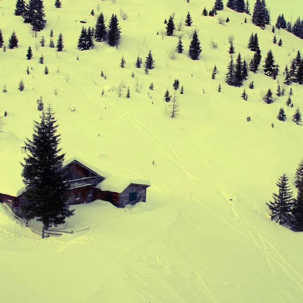 Alpi innevate Montagna — Foto Stock