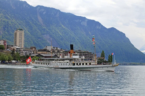 Cruise boat La Suisse on Lake Geneva — Stock Photo, Image