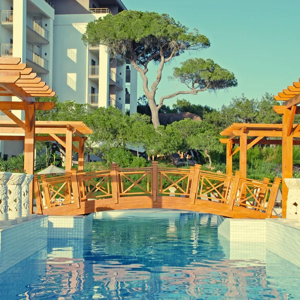 Sommaren resort med pool — Stockfoto