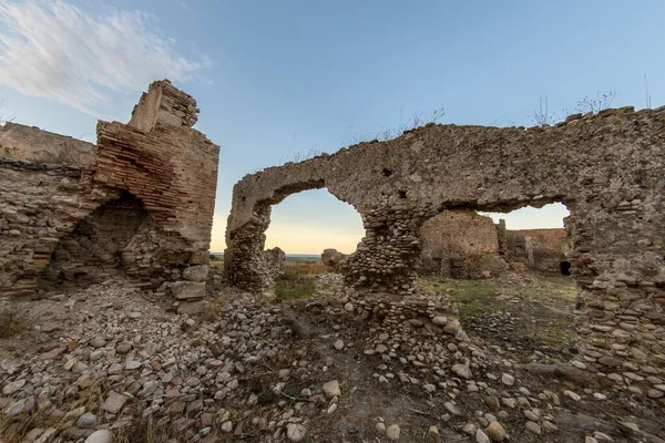 Puglia, İtalya 'daki antik Sant' Agata Manastırı manzarası