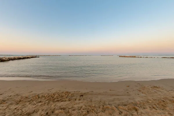 Mare Con Spiaggia Mare Calmo Tramonto — Foto Stock