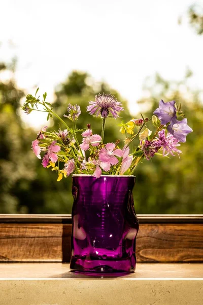 Bonito Ramo Flores Colores Frasco Vidrio — Foto de Stock