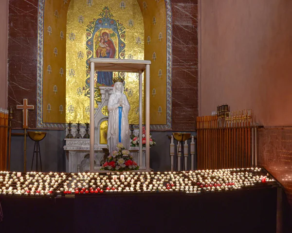 Lourdes Frankrike Okt 2021 Ljus Vid Helgedom Till Jungfru Maria — Stockfoto