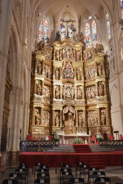 Burgos, İspanya - 16 Ekim 2021: Santa Maria, Burgos, Kastilya ve Leon Katedrali 'nin ana sunağı