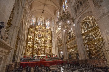 Burgos, İspanya - 16 Ekim 2021: Santa Maria, Burgos, Kastilya ve Leon Katedrali 'nin ana sunağı