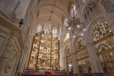 Burgos, İspanya - 16 Ekim 2021: Santa Maria, Burgos, Kastilya ve Leon Katedrali 'nin ana sunağı