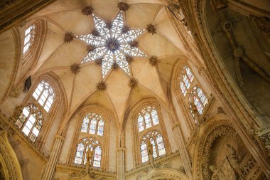 Burgos, İspanya - 16 Ekim 2021: Burgos Saint Mary Katedrali (UNESCO Dünya Mirası Alanı), Burgos