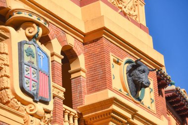 Zaragoza, İspanya - 23 Ekim 2021: Toros Meydanı 'nın dış duvarları ile ilgili detaylar
