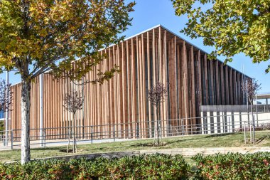 Zaragoza, İspanya - 23 Ekim 2021: Zaragoza Fuar alanında akvaryum ve İspanyol Pavyonu mimari binaları