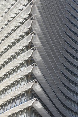 Zaragoza, İspanya - 23 Ekim 2021: 2008 Zaragoza Fuar Su Kulesi 'nin dış görünümü