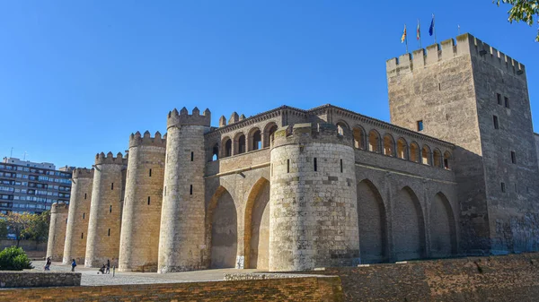 2021年10月23日 西班牙萨拉戈萨 萨拉戈萨Aljaferia宫外墙 — 图库照片