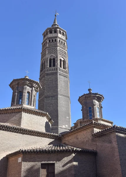 2021年10月23日 西班牙萨拉戈萨 西班牙萨拉戈萨 萨拉戈萨 圣巴勃罗区圣巴勃罗教堂和Mudejar Steeple教堂 — 图库照片