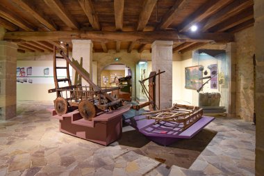 Bayonne, Fransa - 30 Ekim 2021: Bask Müzesi / Müze Basque et de l 'histoire de Bayonne, Bask Ülkesi' nde sergilenen sergiler