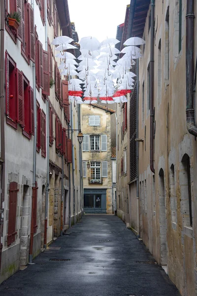 Bayonne France Oct 2021 Umbrella Art Installment Rue Marsan Bayonne — Stock Photo, Image