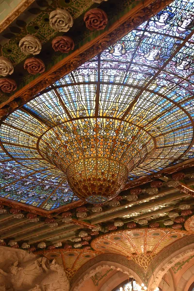 Barcelona Spanyolország 2021 November Foltos Üvegkupola Mennyezet Palau Musica Catalana — Stock Fotó