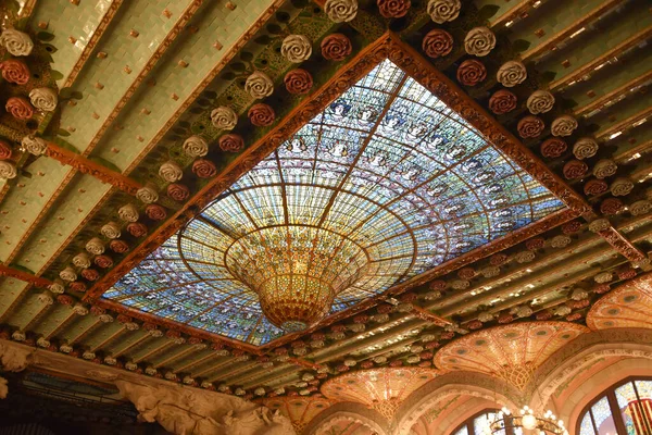 Barcelona Espanha Nov 2021 Teto Cúpula Vidro Manchado Palau Musica — Fotografia de Stock