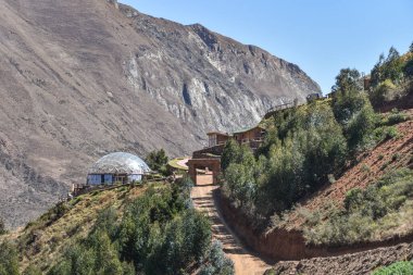 Kutsal İnkalar Vadisi 'nin panoramik manzarası. Ollantaytambo, Cusco, Peru