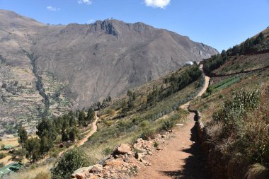 Kutsal İnkalar Vadisi 'nin panoramik manzarası. Ollantaytambo, Cusco, Peru