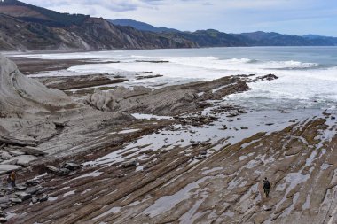 Bask Sahili 'nde Flysch Rock oluşumları. Zumaia, Gipuzkoa, İspanya