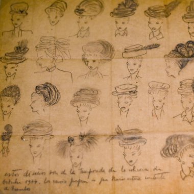 Getaria, İspanya - 22 Mart 2022: Disla üzerine yüksek moda skeçleri