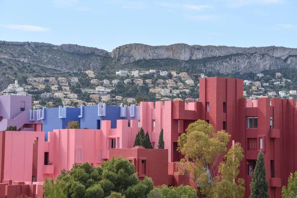 Кальпе Испания Марта 2022 Года Красные Стены Здания Мурсия Роха — стоковое фото
